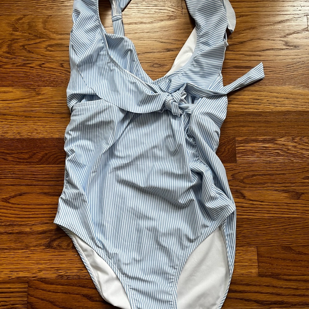 Kindred Bravely Ruffle Wrap Maternity and Nursing Swimsuit - Large Busty